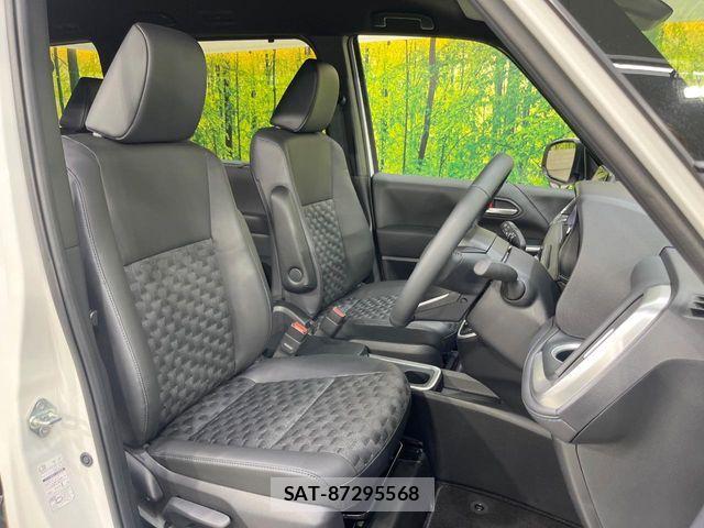 Toyota VOXY HYBRID 2025-09 7252812-7