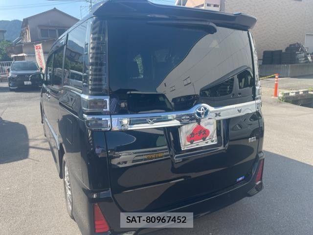 Toyota VOXY HYBRID 2021-05 7252822-2