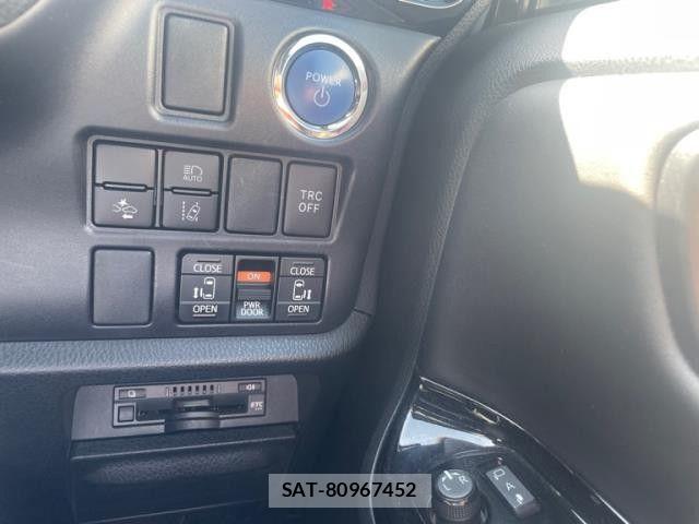 Toyota VOXY HYBRID 2021-05 7252822-5