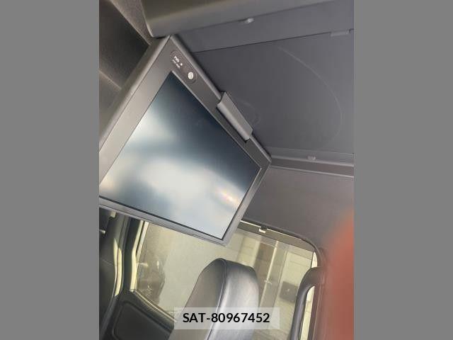 Toyota VOXY HYBRID 2021-05 7252822-6