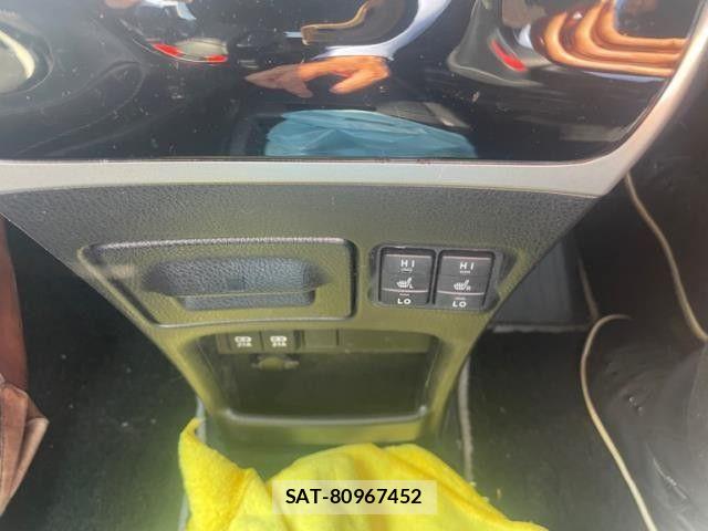 Toyota VOXY HYBRID 2021-05 7252822-7
