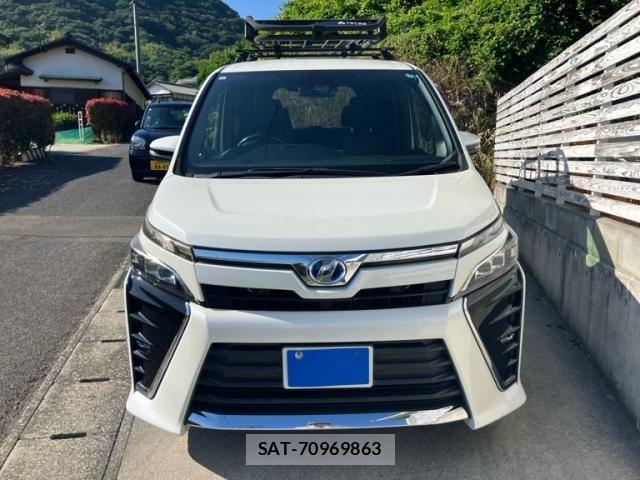 Toyota VOXY HYBRID 2017-11 7252828-1