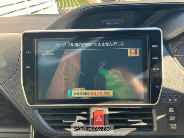Toyota VOXY HYBRID 2017-11 7252828-19