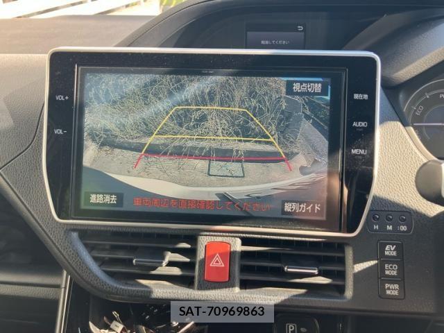Toyota VOXY HYBRID 2017-11 7252828-21