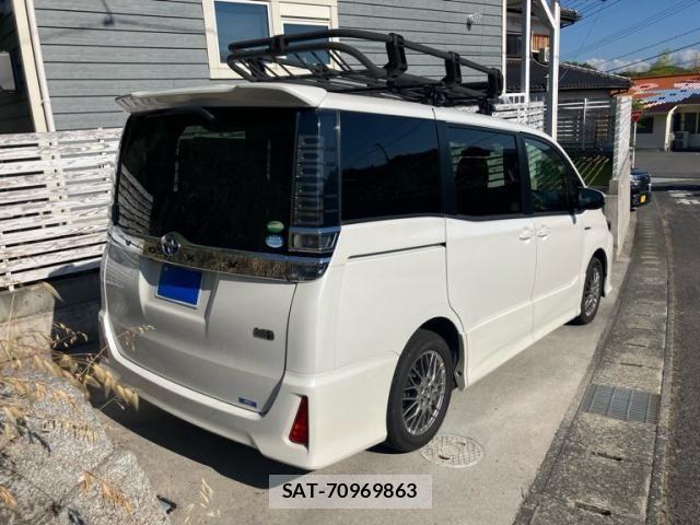 Toyota VOXY HYBRID 2017-11 7252828-3