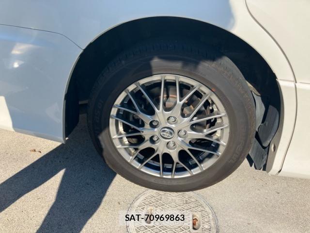 Toyota VOXY HYBRID 2017-11 7252828-8