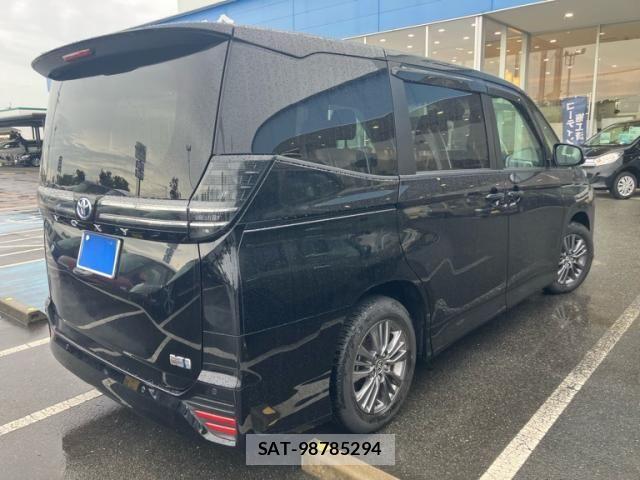 Toyota VOXY HYBRID 2024-04 7252819-1
