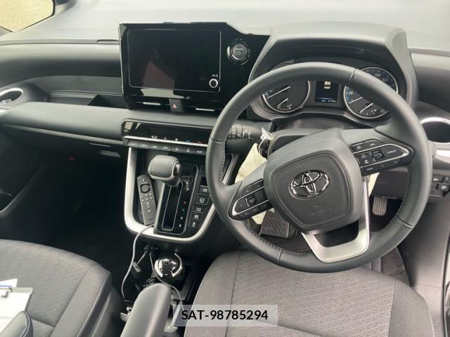 Toyota VOXY HYBRID 2024-04 7252819-20