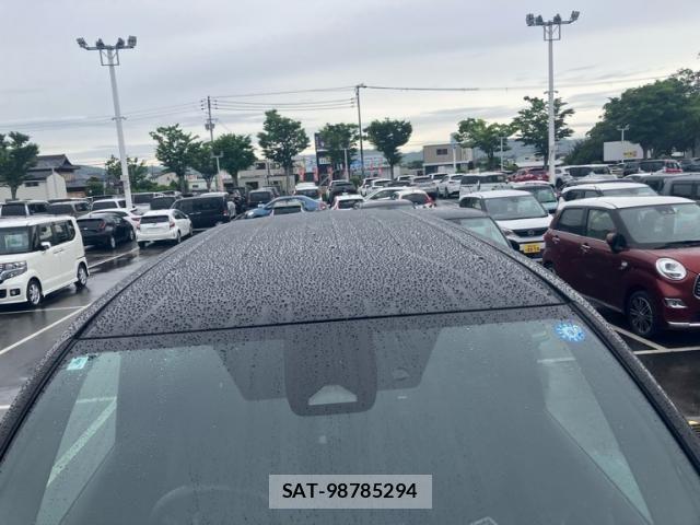 Toyota VOXY HYBRID 2024-04 7252819-4