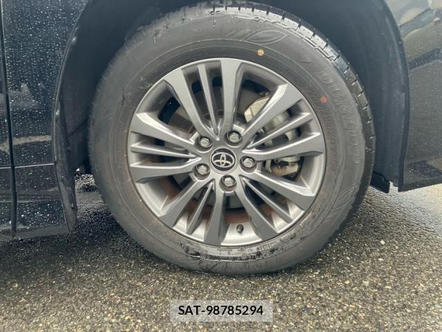 Toyota VOXY HYBRID 2024-04 7252819-6
