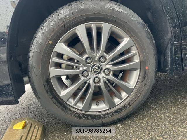 Toyota VOXY HYBRID 2024-04 7252819-7