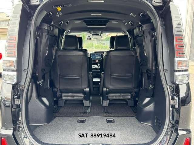 Toyota VOXY HYBRID 2019-02 7273259-10