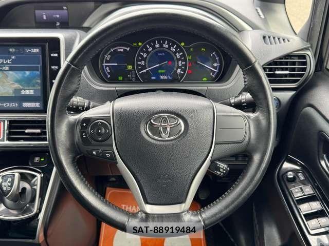 Toyota VOXY HYBRID 2019-02 7273259-12