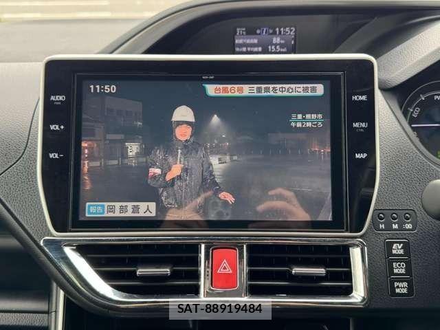 Toyota VOXY HYBRID 2019-02 7273259-15
