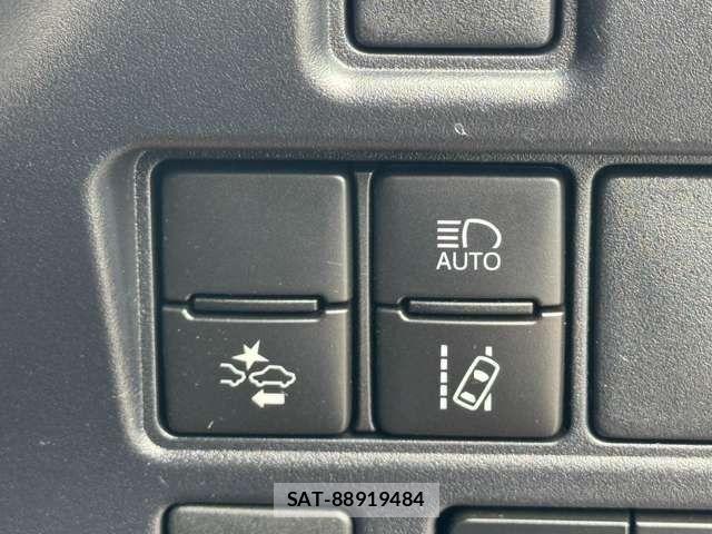 Toyota VOXY HYBRID 2019-02 7273259-21