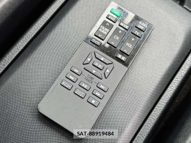 Toyota VOXY HYBRID 2019-02 7273259-25