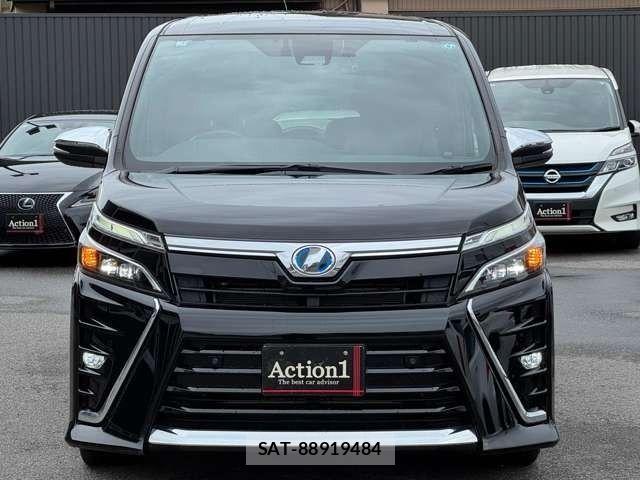 Toyota VOXY HYBRID 2019-02 7273259-2