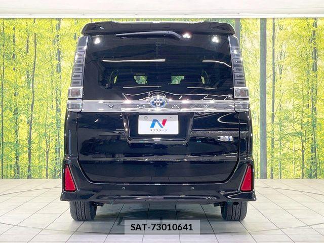 Toyota VOXY HYBRID 2021-07 7273253-14