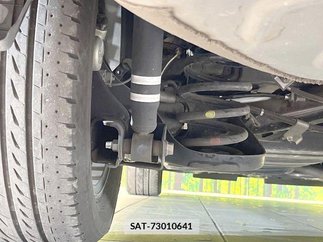 Toyota VOXY HYBRID 2021-07 7273253-19