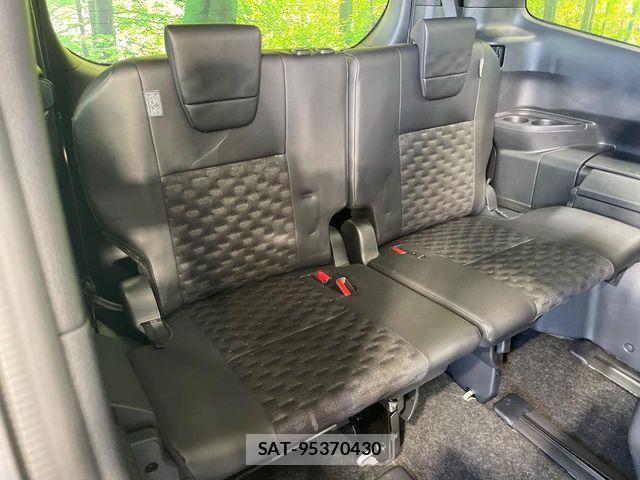 Toyota VOXY HYBRID 2023-11 7273251-9