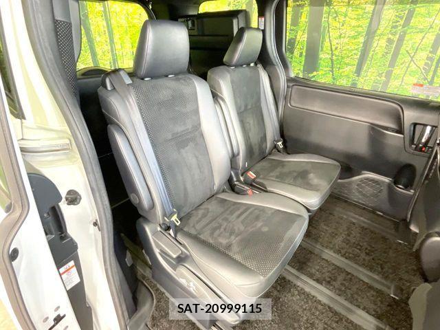 Toyota VOXY HYBRID 2021-02 7271626-8