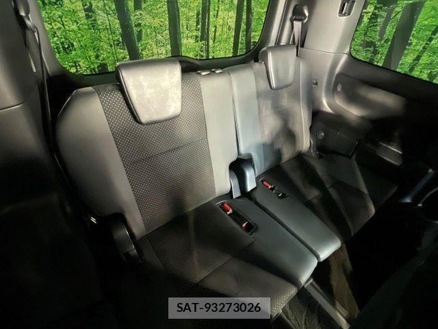 Toyota VOXY HYBRID 2021-06 7273254-9
