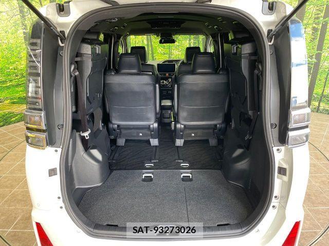 Toyota VOXY HYBRID 2021-06 7273254-10