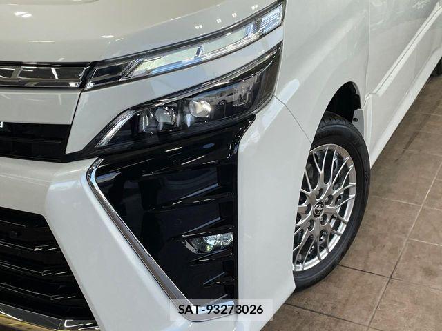 Toyota VOXY HYBRID 2021-06 7273254-12