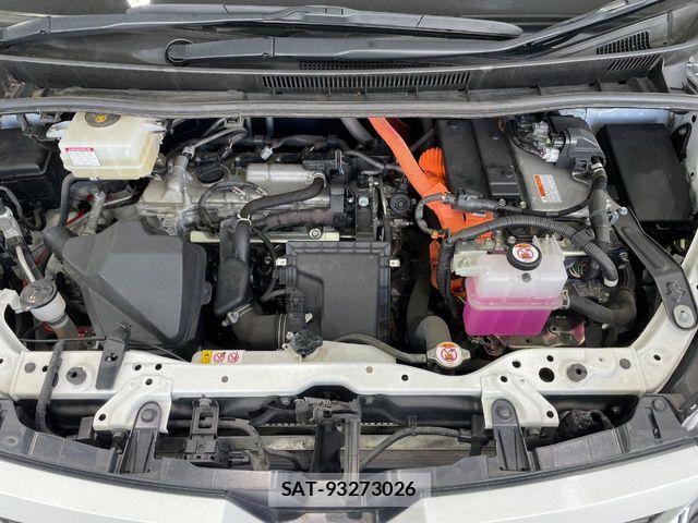 Toyota VOXY HYBRID 2021-06 7273254-17