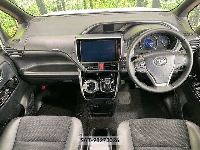 Toyota VOXY HYBRID 2021-06 7273254-1