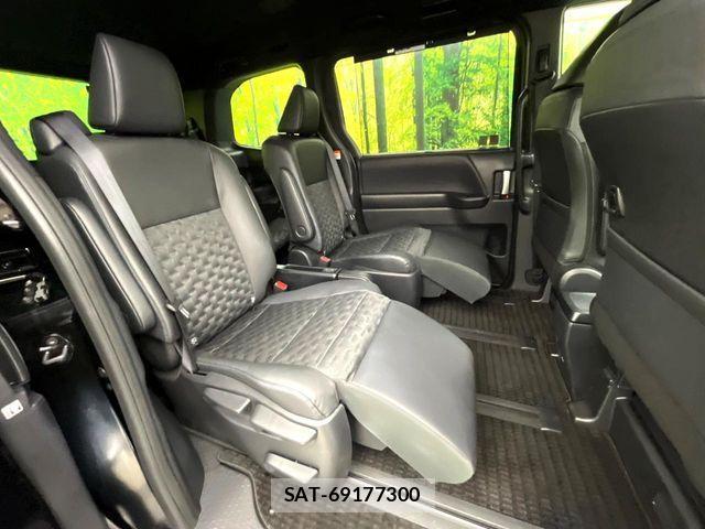 Toyota VOXY HYBRID 2025-03 7273252-7