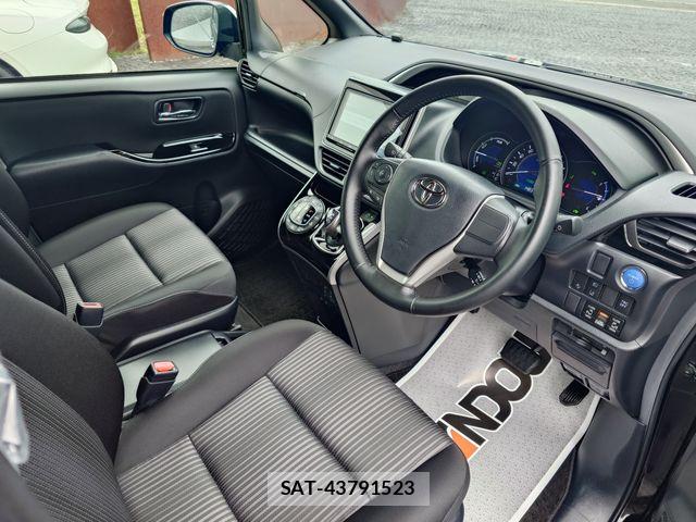 Toyota VOXY HYBRID 2020-03 7272794-10