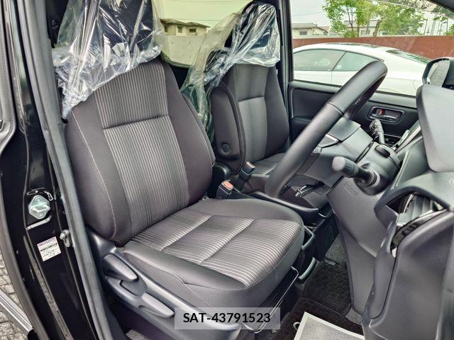Toyota VOXY HYBRID 2020-03 7272794-11
