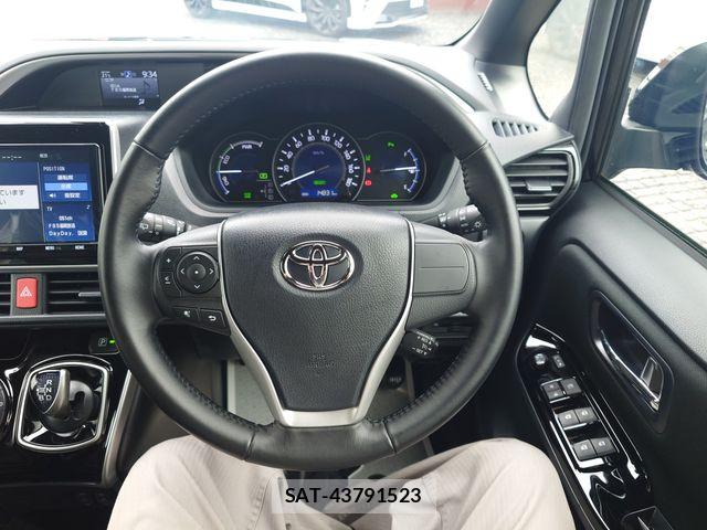 Toyota VOXY HYBRID 2020-03 7272794-12