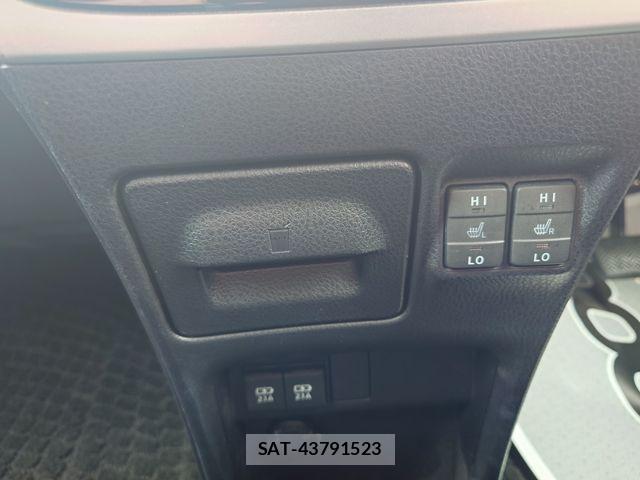 Toyota VOXY HYBRID 2020-03 7272794-17