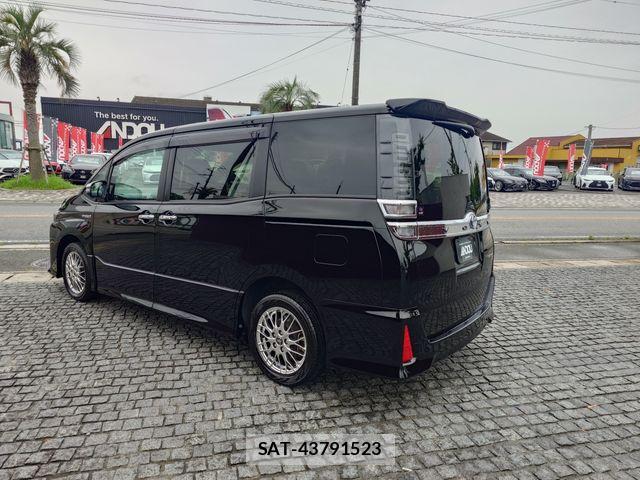 Toyota VOXY HYBRID 2020-03 7272794-3