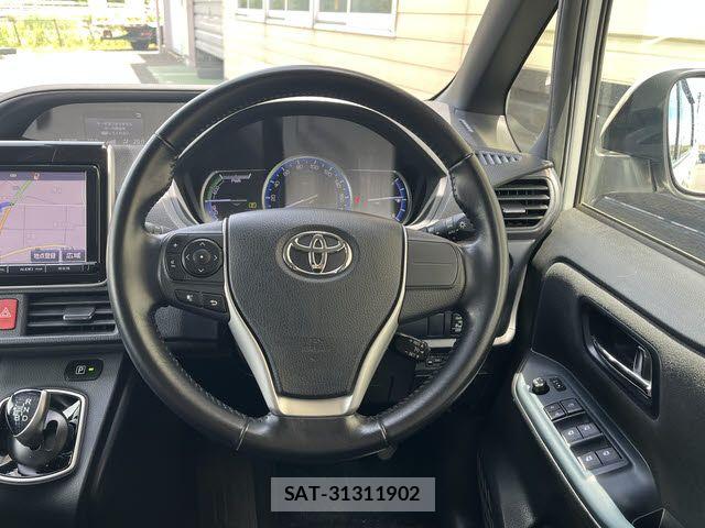 Toyota VOXY HYBRID 2016-02 7273257-13