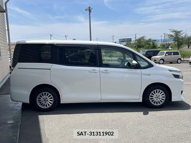 Toyota VOXY HYBRID 2016-02 7273257-22