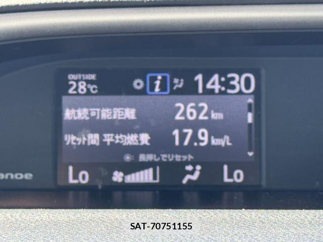 Toyota VOXY HYBRID 2021-04 7272885-14