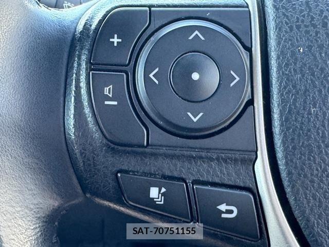 Toyota VOXY HYBRID 2021-04 7272885-15