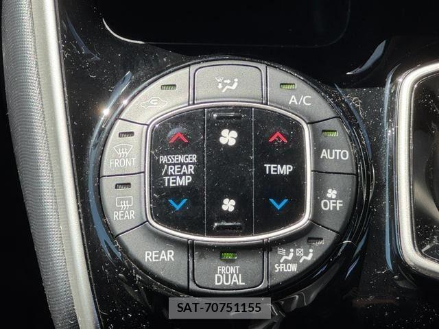 Toyota VOXY HYBRID 2021-04 7272885-23