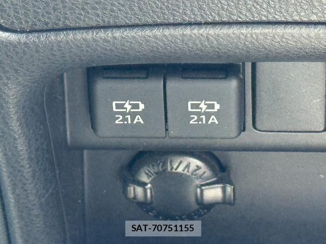 Toyota VOXY HYBRID 2021-04 7272885-25