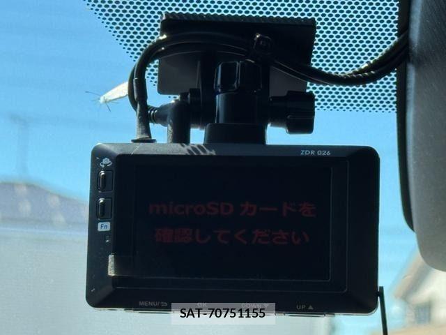 Toyota VOXY HYBRID 2021-04 7272885-29