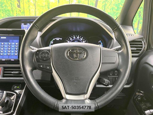 Toyota VOXY HYBRID 2018-01 7273255-10