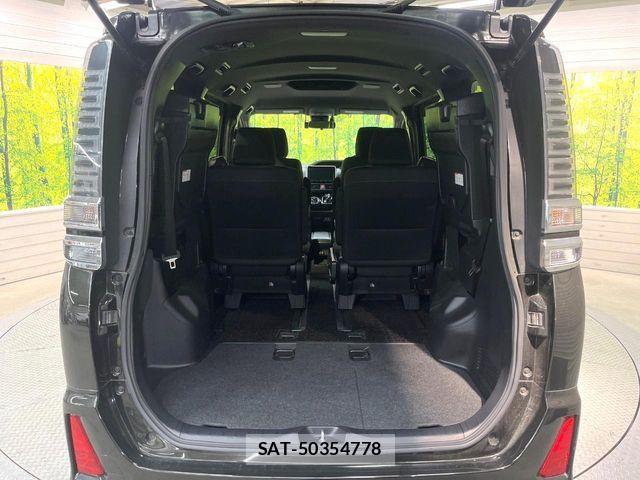 Toyota VOXY HYBRID 2018-01 7273255-11