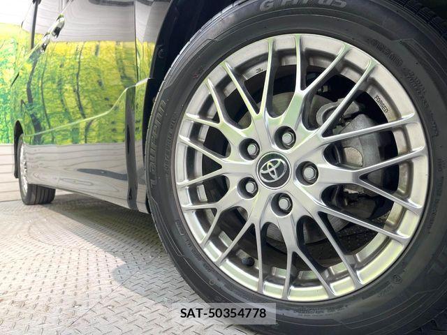 Toyota VOXY HYBRID 2018-01 7273255-12