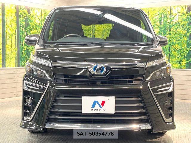 Toyota VOXY HYBRID 2018-01 7273255-14