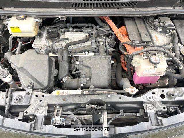 Toyota VOXY HYBRID 2018-01 7273255-18