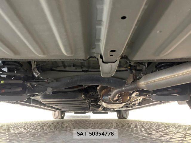 Toyota VOXY HYBRID 2018-01 7273255-19