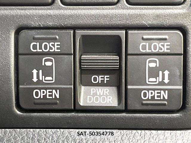 Toyota VOXY HYBRID 2018-01 7273255-3